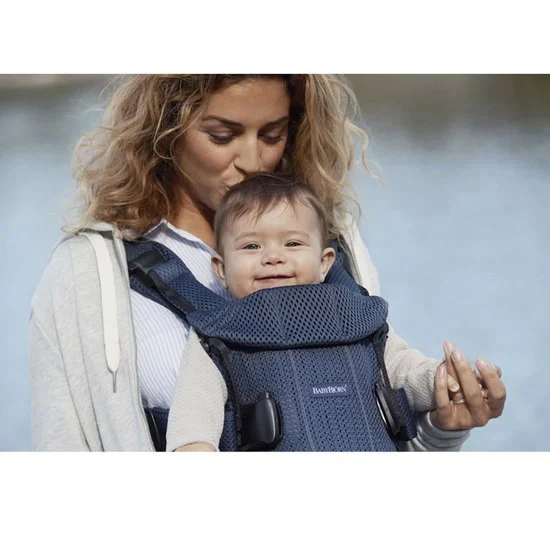 Porte-bébé One Air   Bleu Marine Mesh 3D        de               BabyBjörn