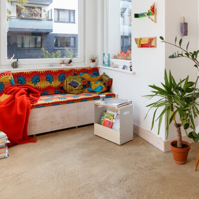 Hocker und Beistelltisch Anna, Lichtgrau RAL 7035