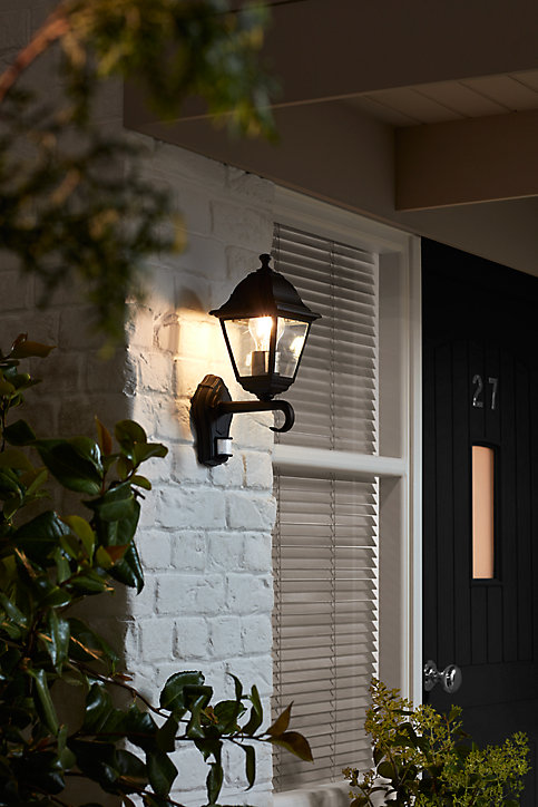 Applique murale à détection Varennes E27 60W IP44 GoodHome noir
