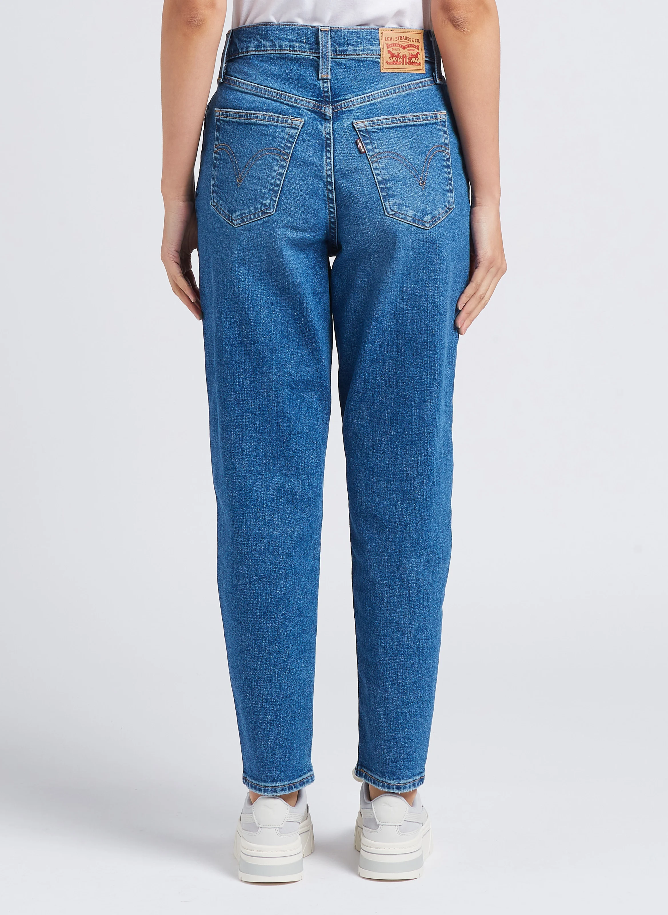 HIGH WAISTED MOM JEAN - Jean droit en coton mélangé | Jean Délavé
