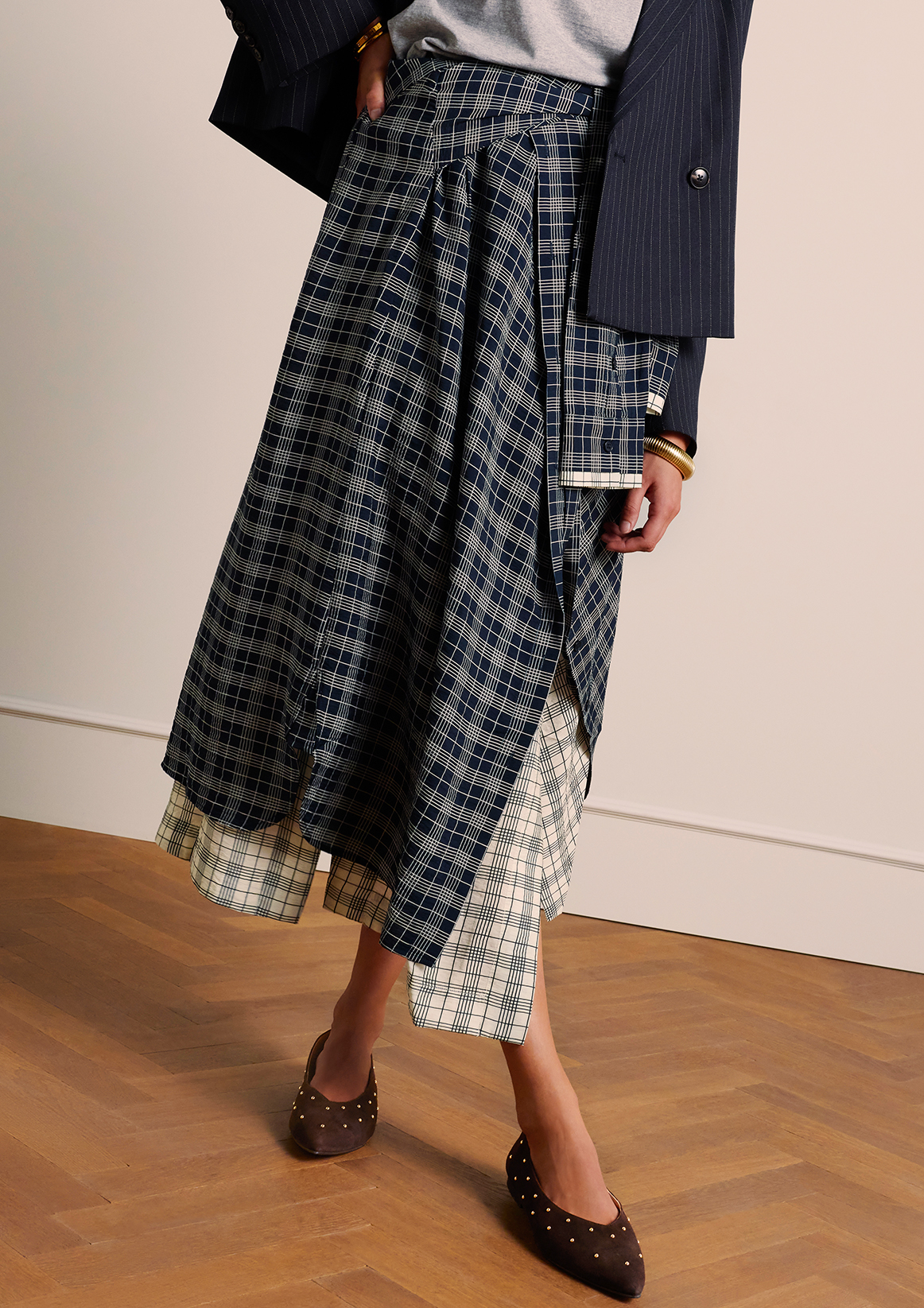 Donkerbruine suède loafers met studs