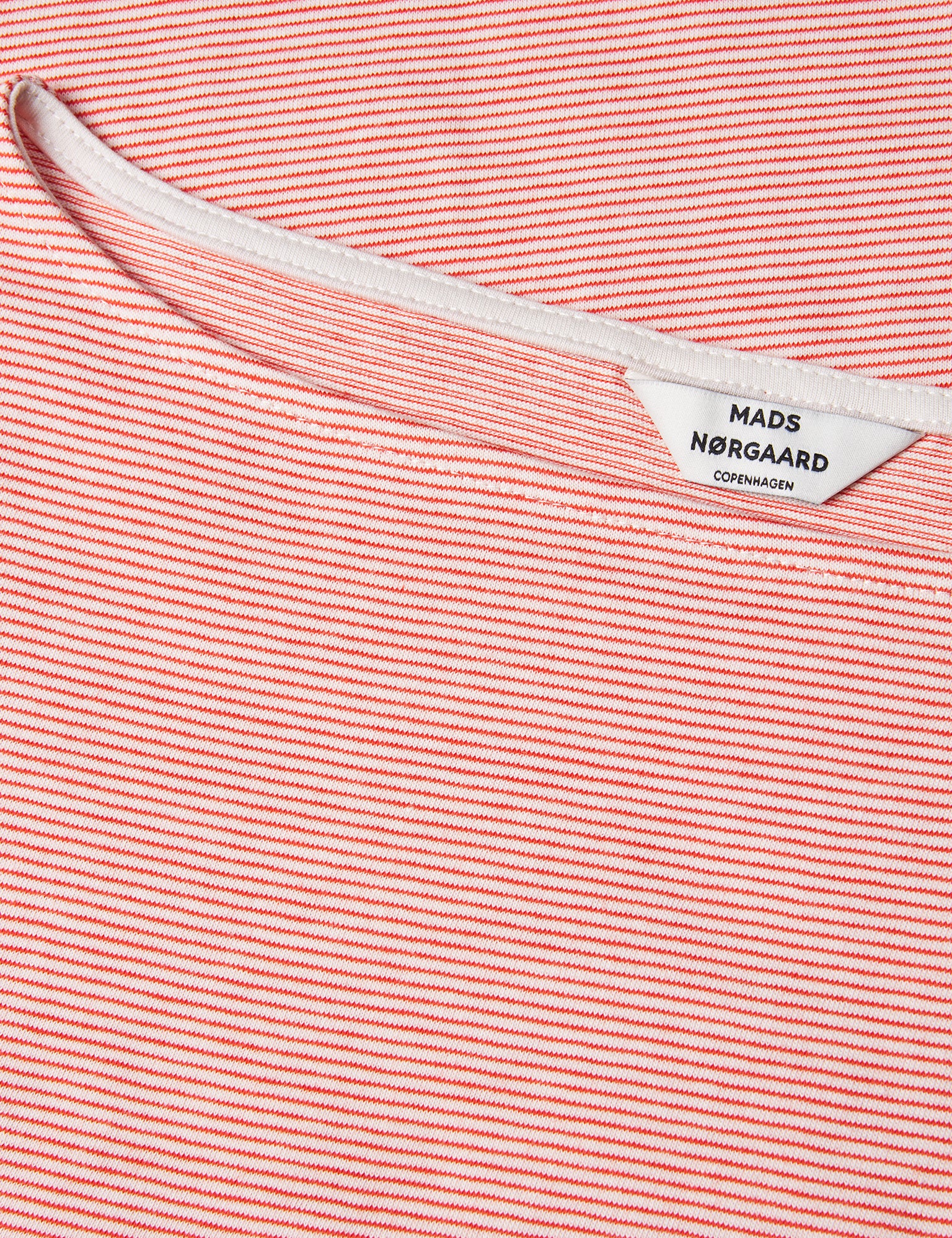 Mads Nørgaard  Crisp Jersey Silke langærmet t-shirt - Cherry Tomato/Snow White