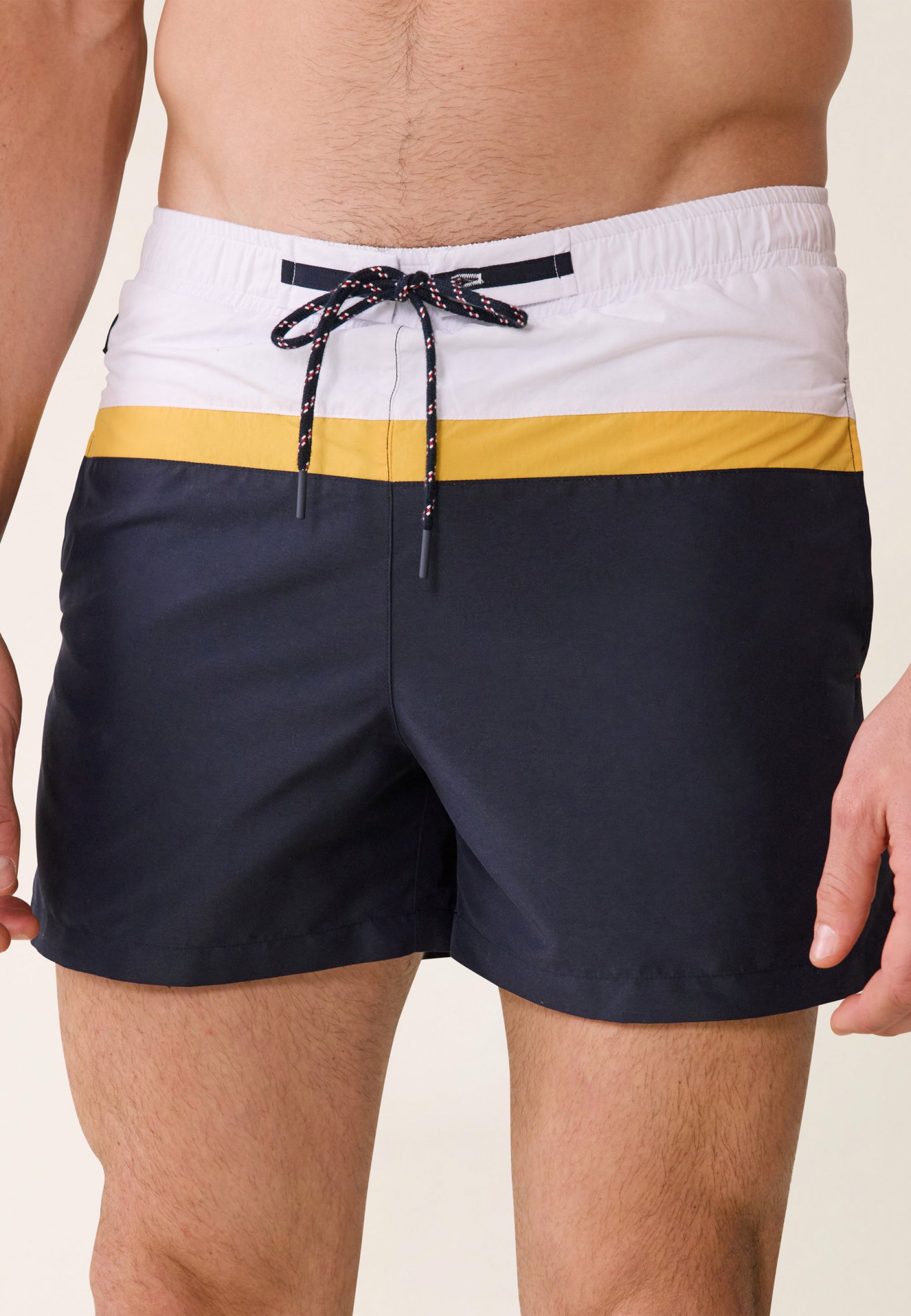 Short de bain court ceinture élastiquée-Cormoran Marine Jaune