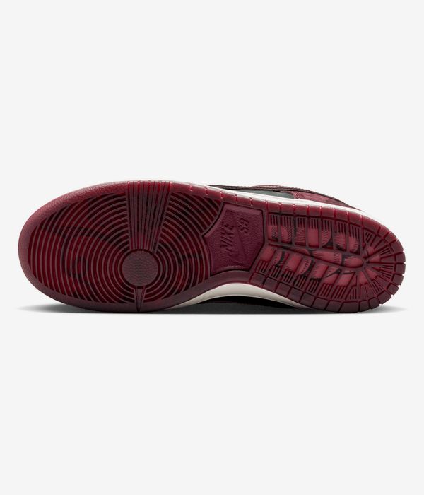 Nike SB x Riot Skateshop Dunk Low Pro Schuh (night maroon) online kaufen | skatedeluxe