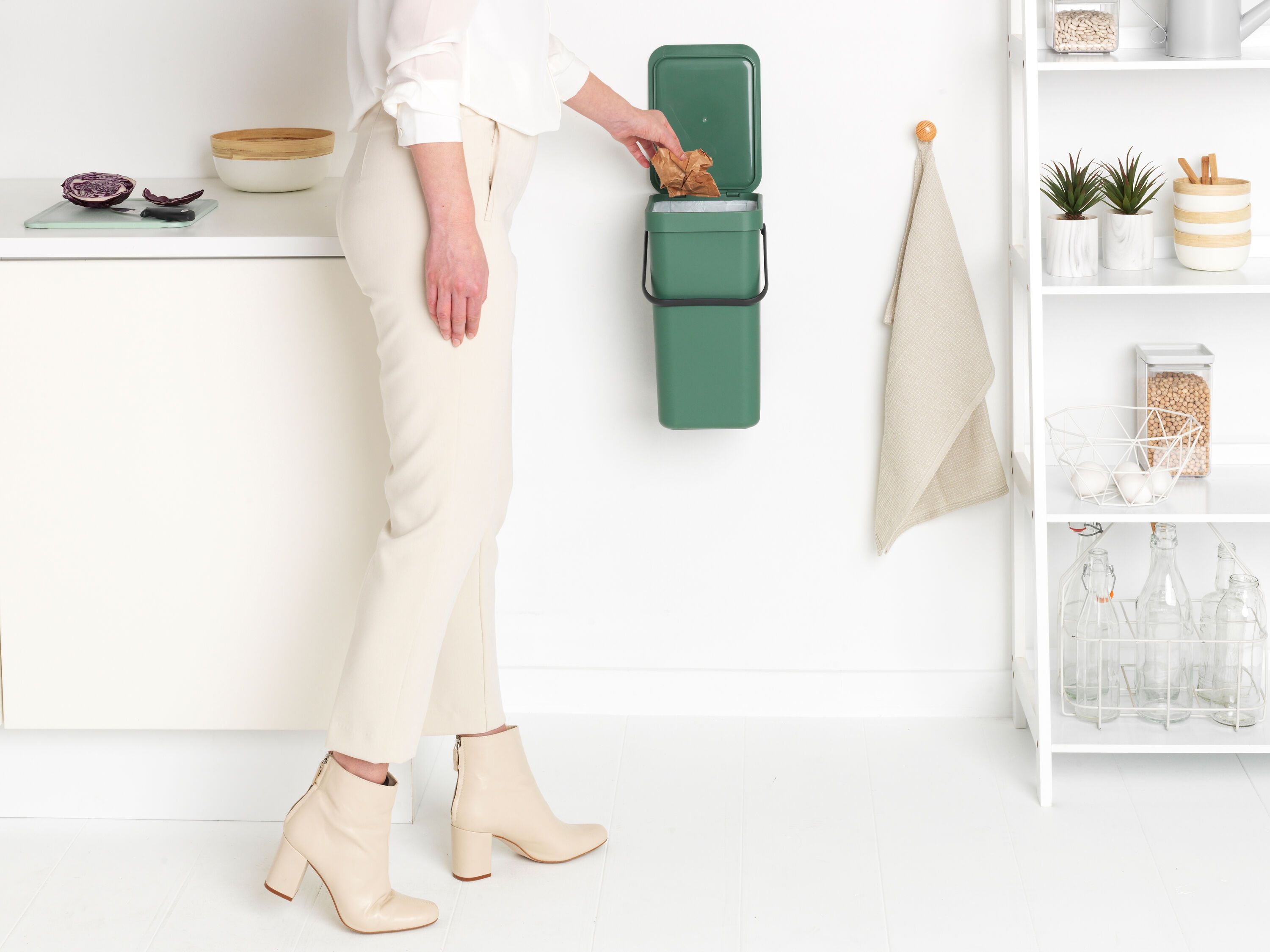 brabantia SORT & GO Abfalleimer - Dunkelgruen / B: 20.0 cm x T: 24.9 cm x H: 35.1 cm