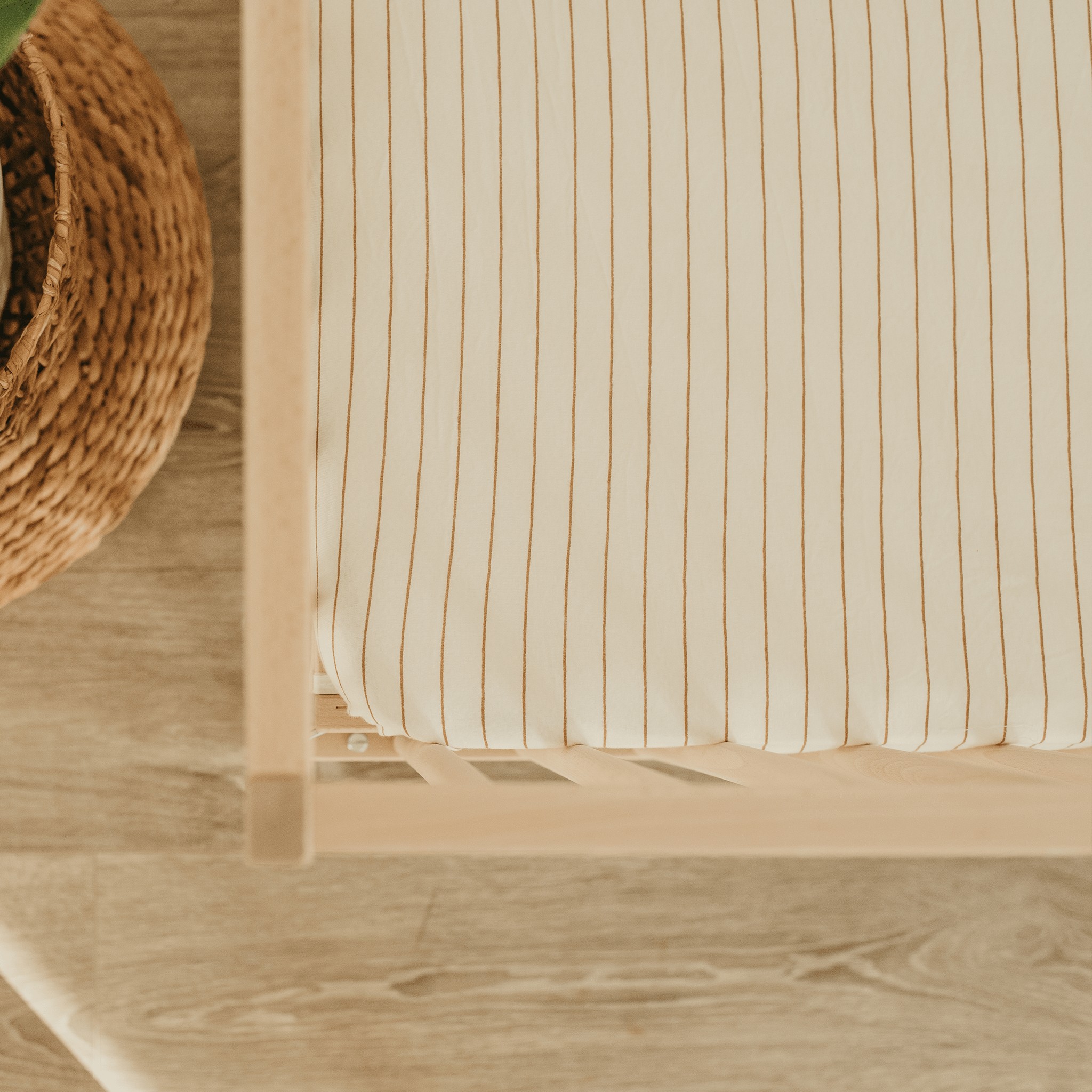 Origami Maison Drap Contour pour Lit de Bébé - Rayures Brunes