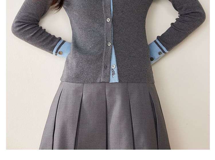 EFO - Mock tweedelig vest met ronde hals, contrasterende bies en knoopjes