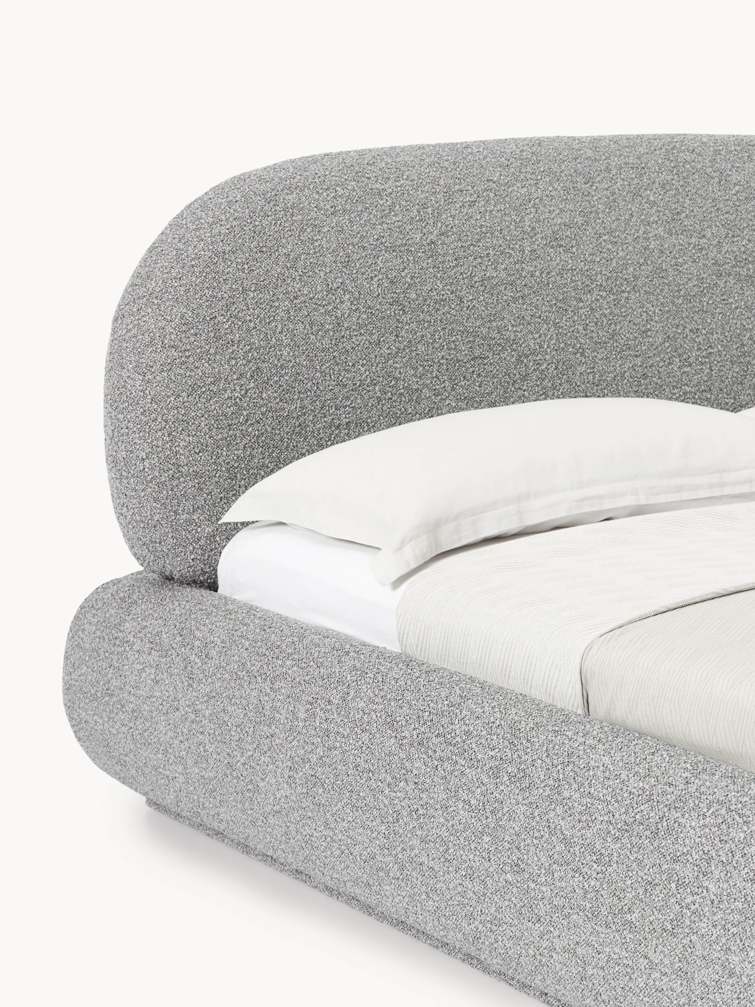 Bouclé gestoffeerd bed Alba met opbergruimte