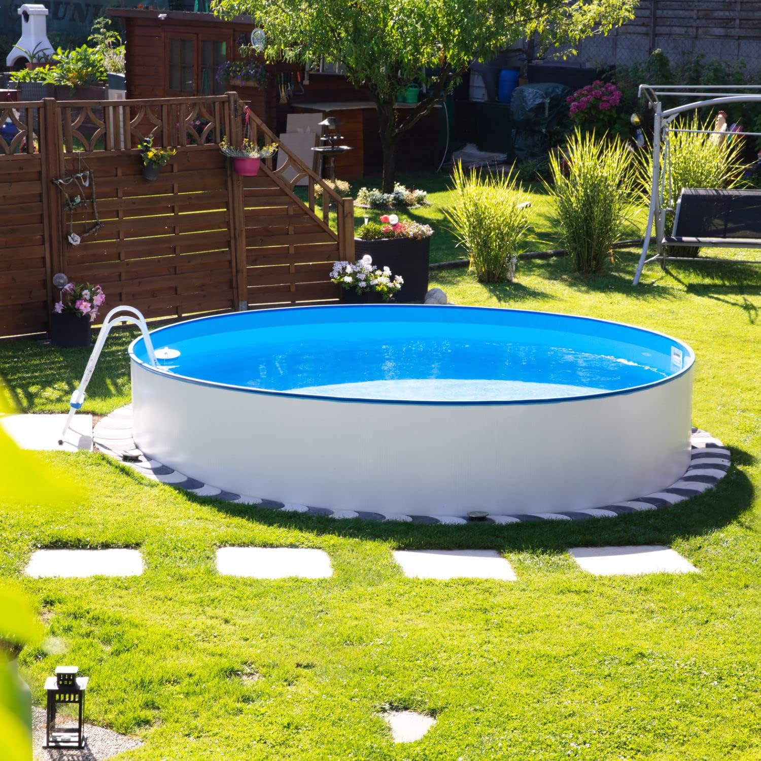 Steinbach Stahlwandpool Set Nuovo – 011111 – Ø 450 x 120 cm – Runder Pool in Weiß für bis zu 17.200 l Wasserinhalt – Mit winterfester blauer Innenfolie und zahlreichem Zubehör