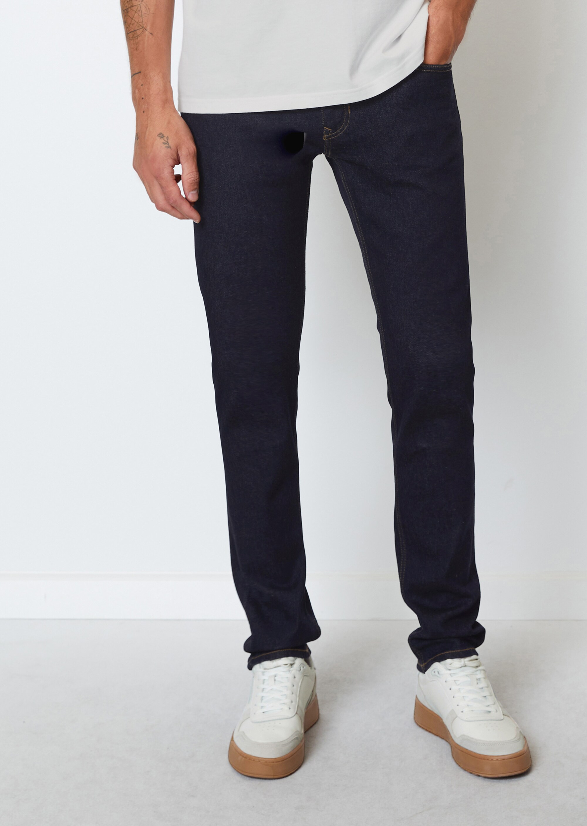 Jeans Modell SJÖBO shaped aus Bio-Baumwolle-Mix