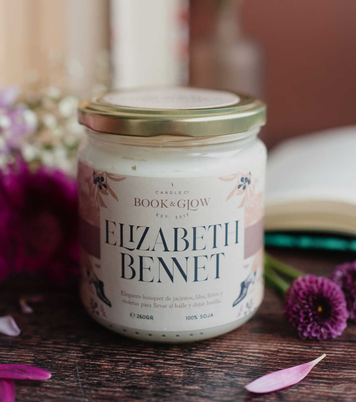 Book and Glow - *Mundos Notáveis* - Vegan Soy Candle - Elizabeth Bennet