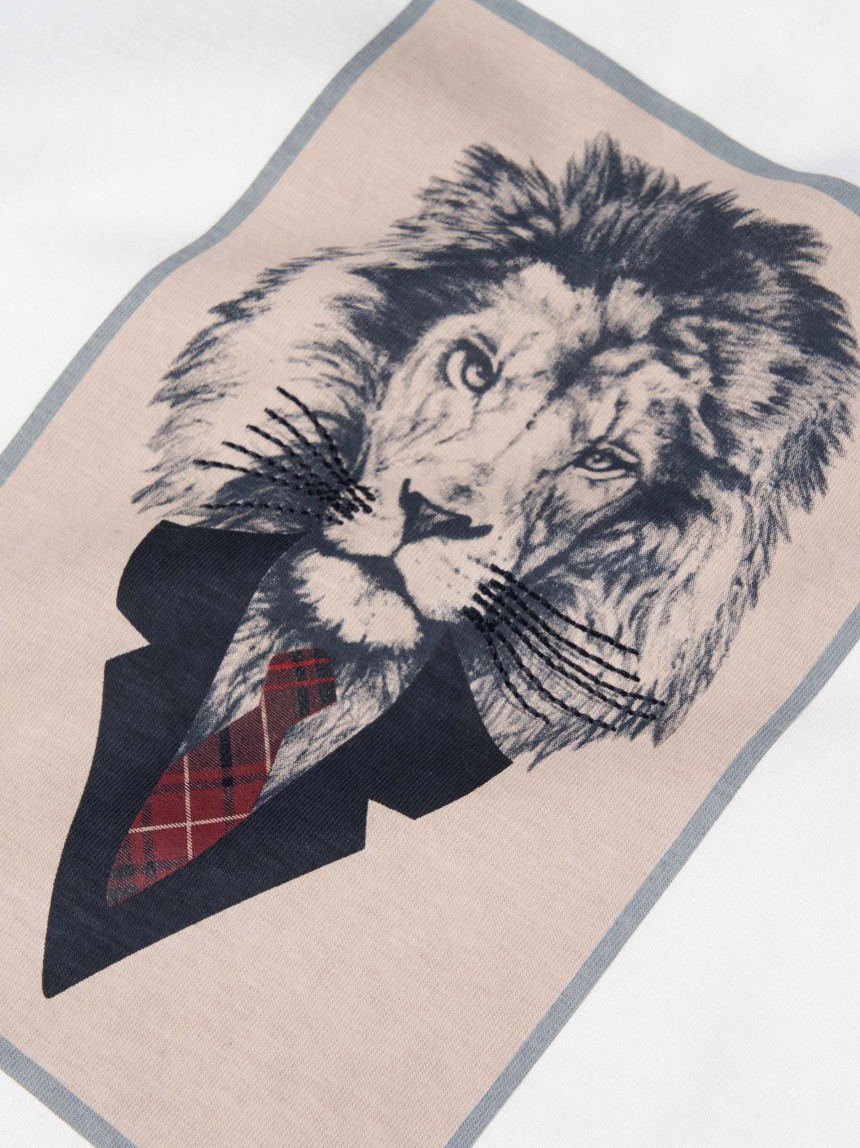 T-shirt com estampado leão