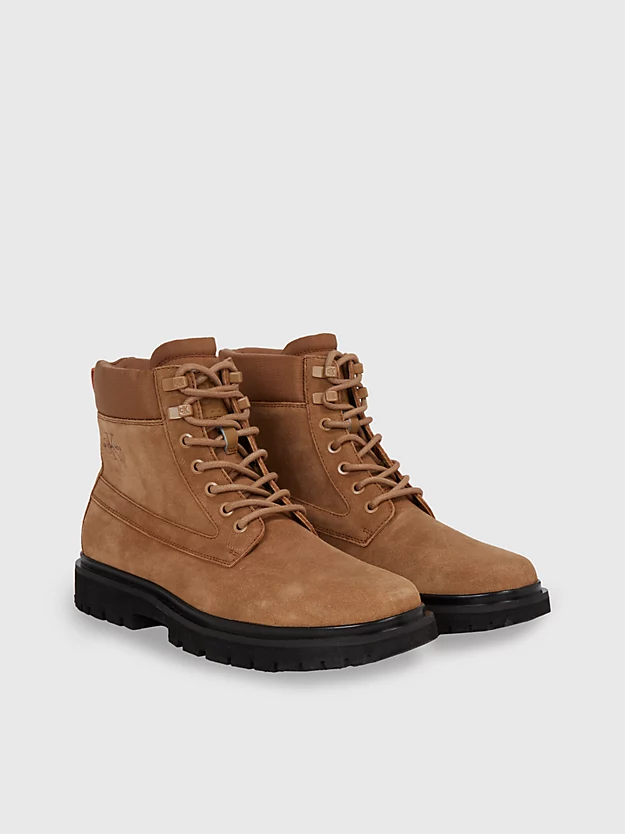 botas de camurça até o tornozelo
