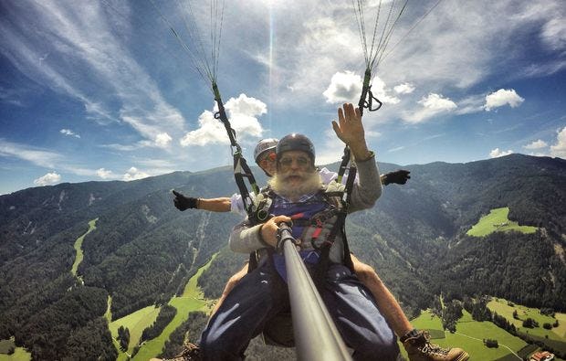 Gleitschirmfliegen in Bruneck als Geschenkidee