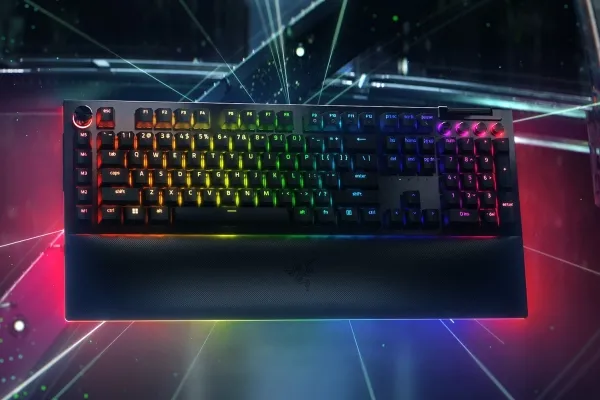 Razer BlackWidow V4 Pro - Tastatur - backlit - USB - QWERTY - USA - tastkontakt: Razer Yellow