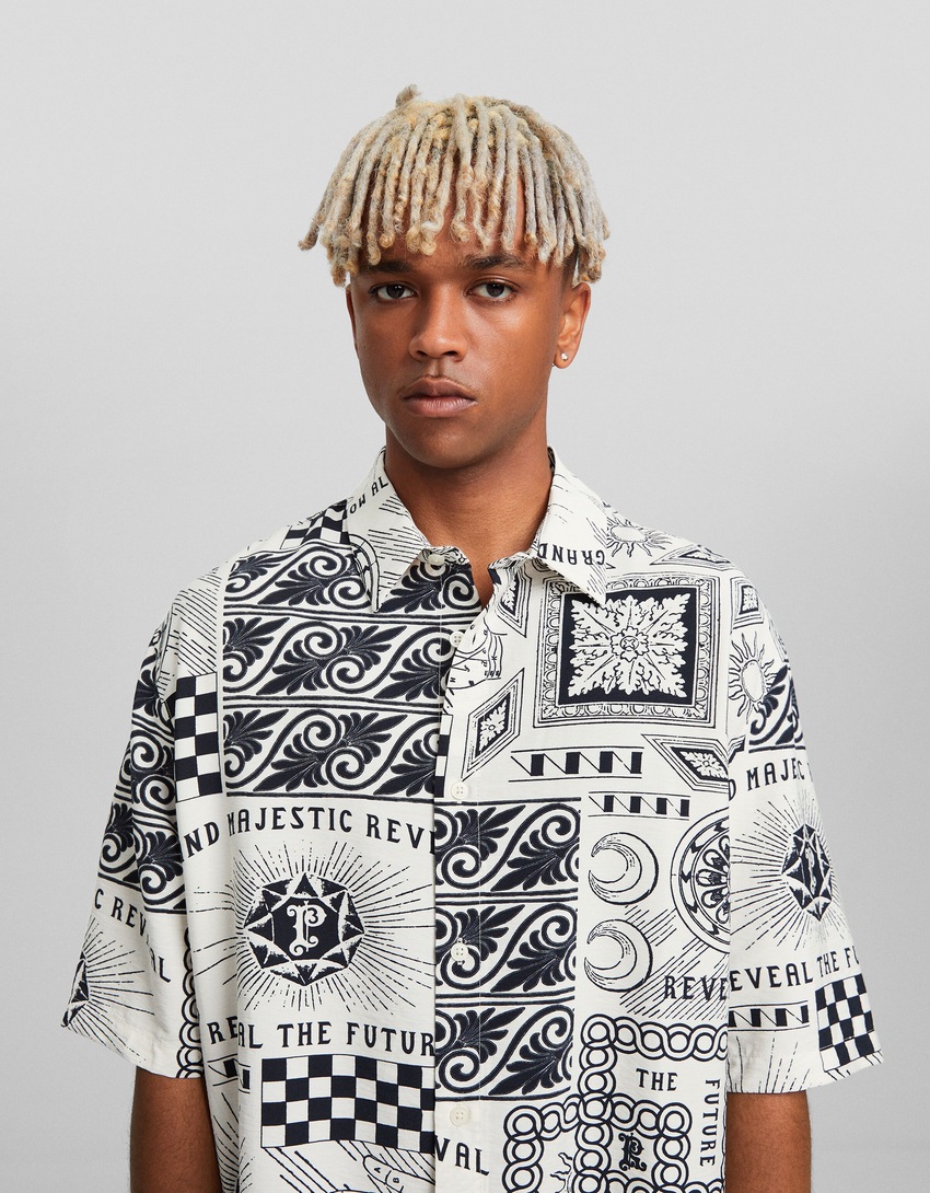 Camisa de manga curta com estampa rústica