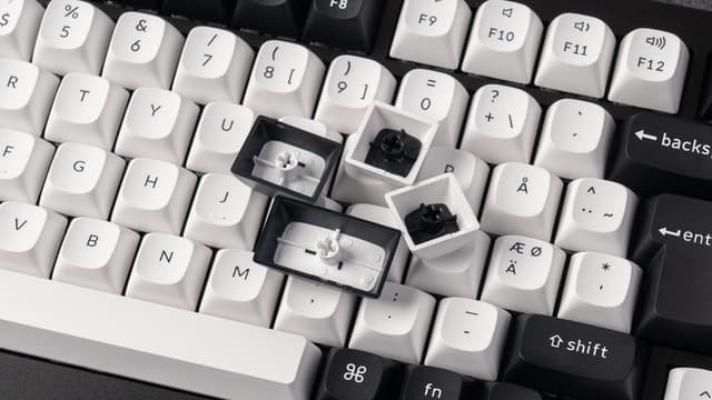 Keychron Q1 HE Carbon Black Trådløst gaming tastatur