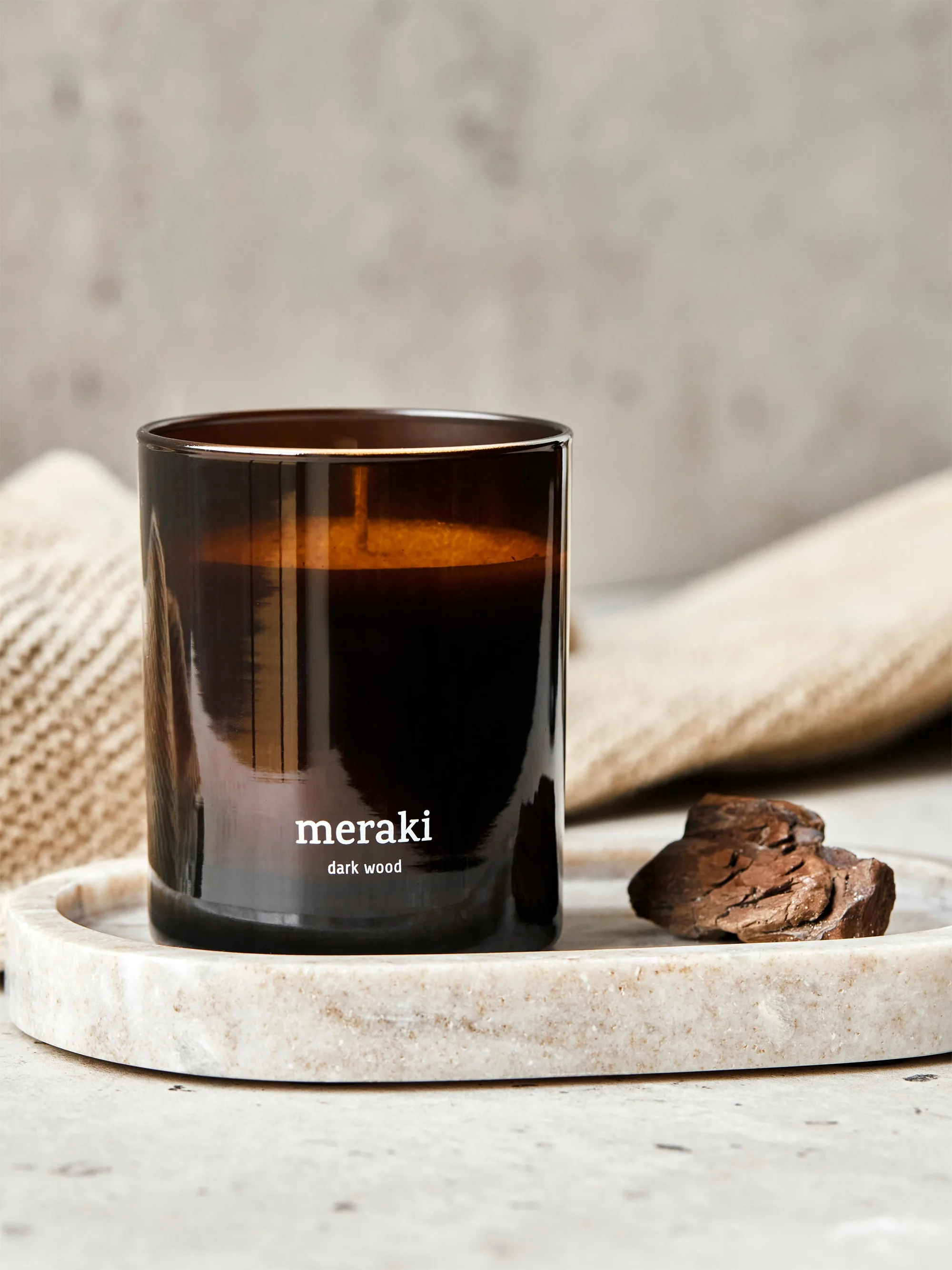 Geurkaars Dark Wood (nootmuskaat, kruidnagel & amber)
