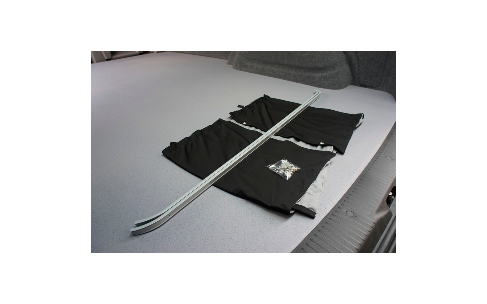 Kiravans Vorhang Set 2 teilig für VW T5/T6 Hinten premium blackout Hinten links