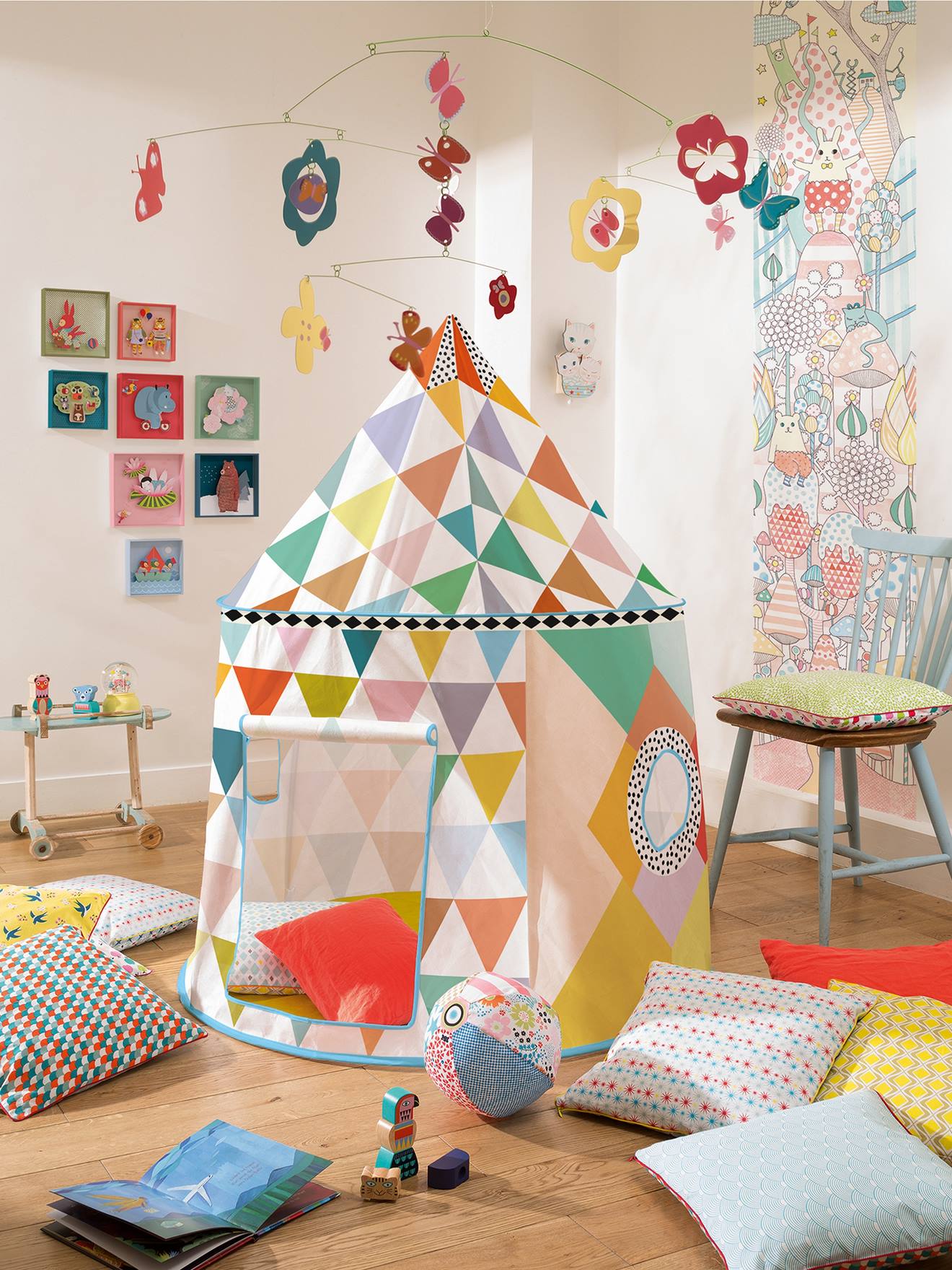Cabine multicolorida DJECO branca