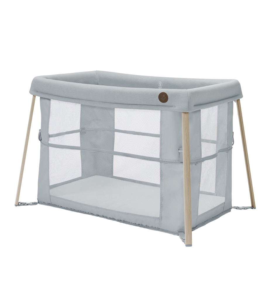 Iris Reisebett 0 - 3 Y   0 - 15 kg    Kompakt und leicht |    Besonders bequeme Matratze |    Zwei Schlafebenen |    100% recycelte Eco Care Stoffe |