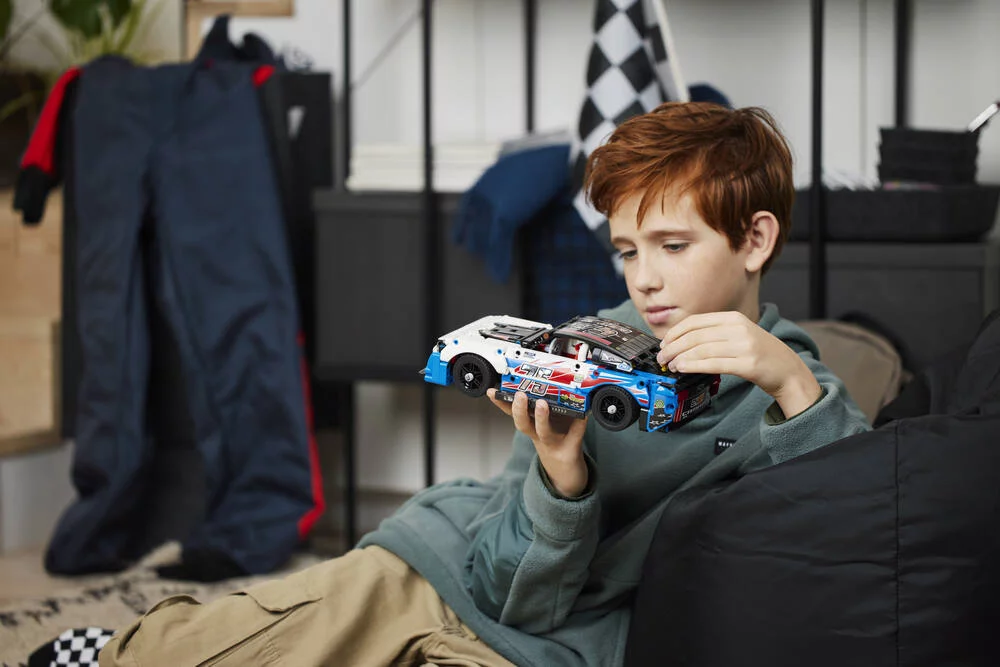 LEGO®TECHNIC 42153 - CHEVROLET CAMARO ZL1 NASCAR®NEXT GEN