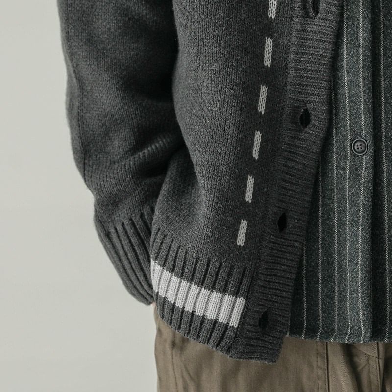 GRAYCIOUS - V-hals vest met contrasterende bies en knoopjes