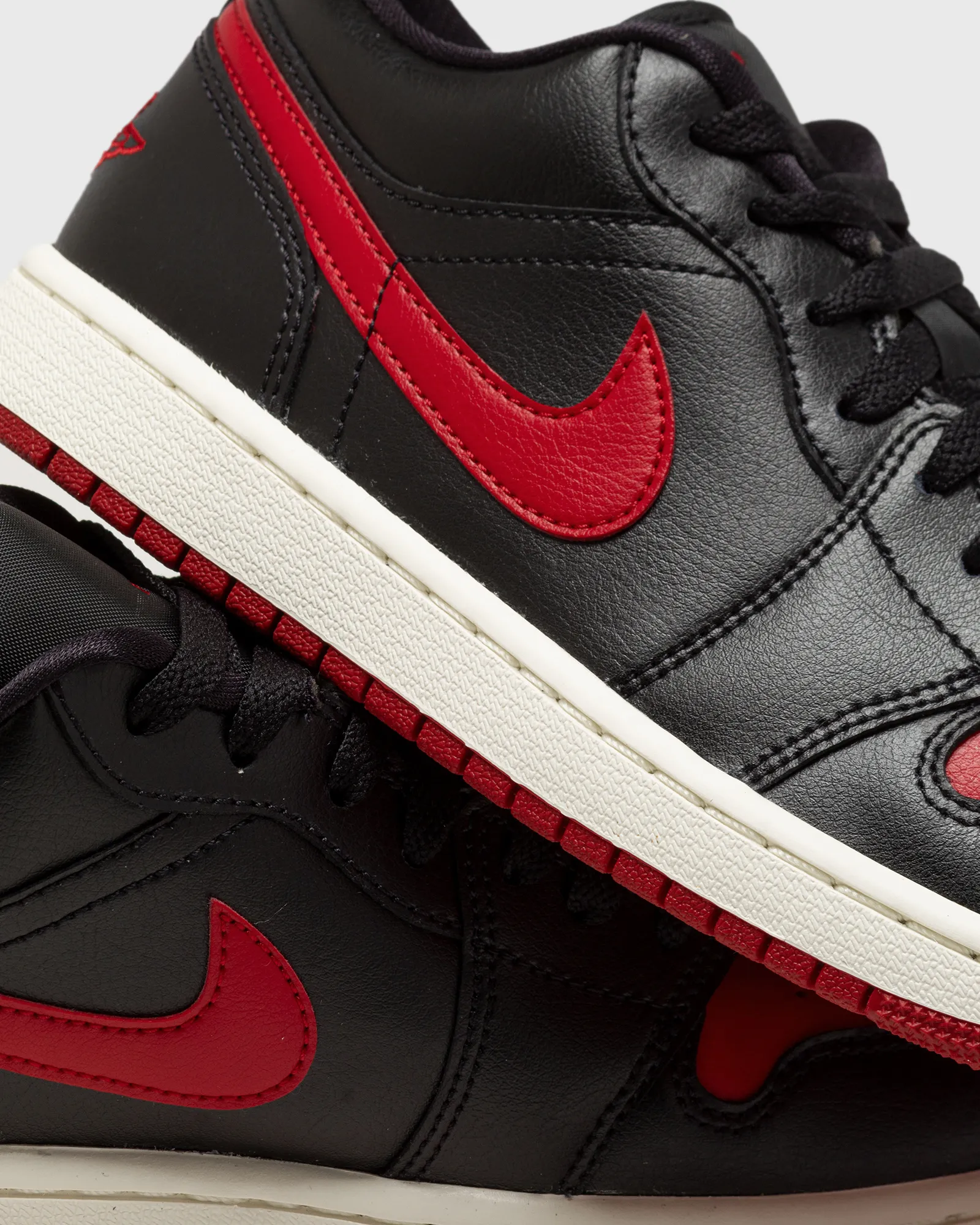 Jordan WMNS AIR JORDAN 1 LOW 'Bred Sail'