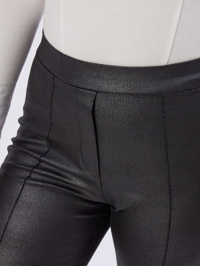 Hose in Zigarettenform