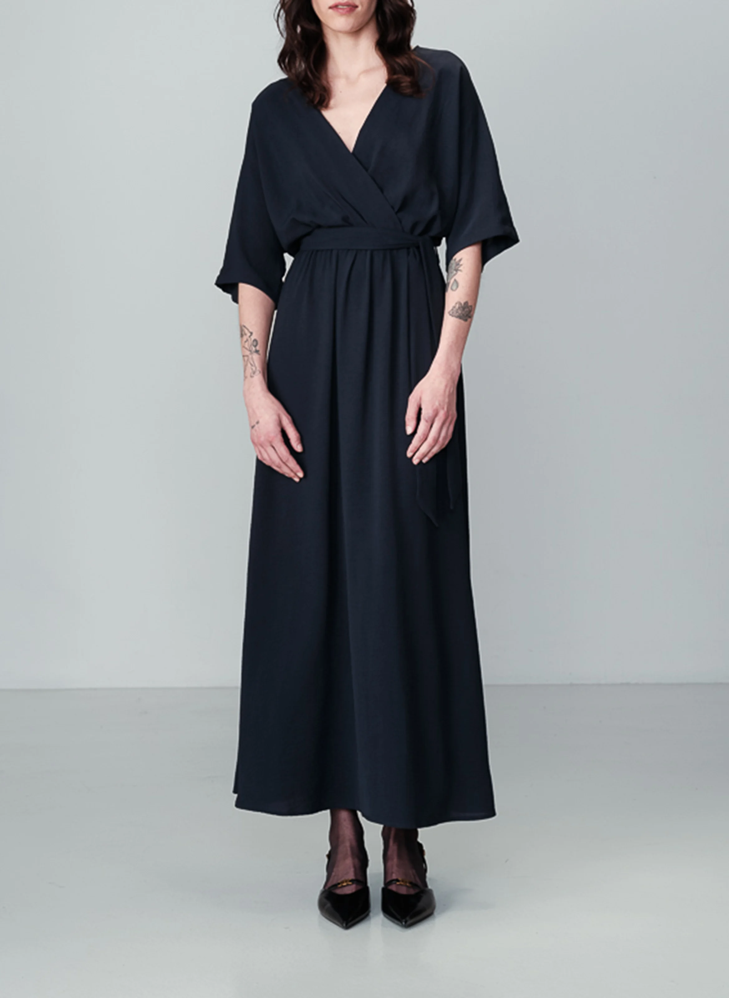 NAYA - Robe longue encolure cache-coeur | Bleu