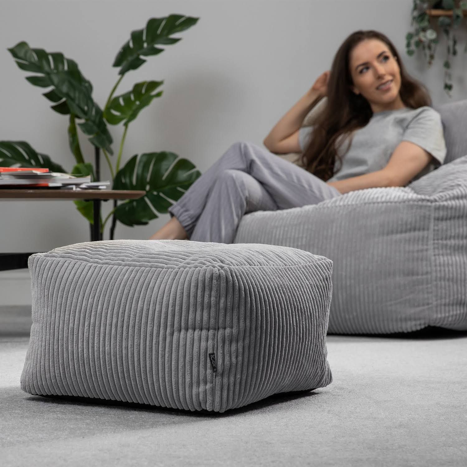 Icon Sitzsack-Sessel mit Hocker