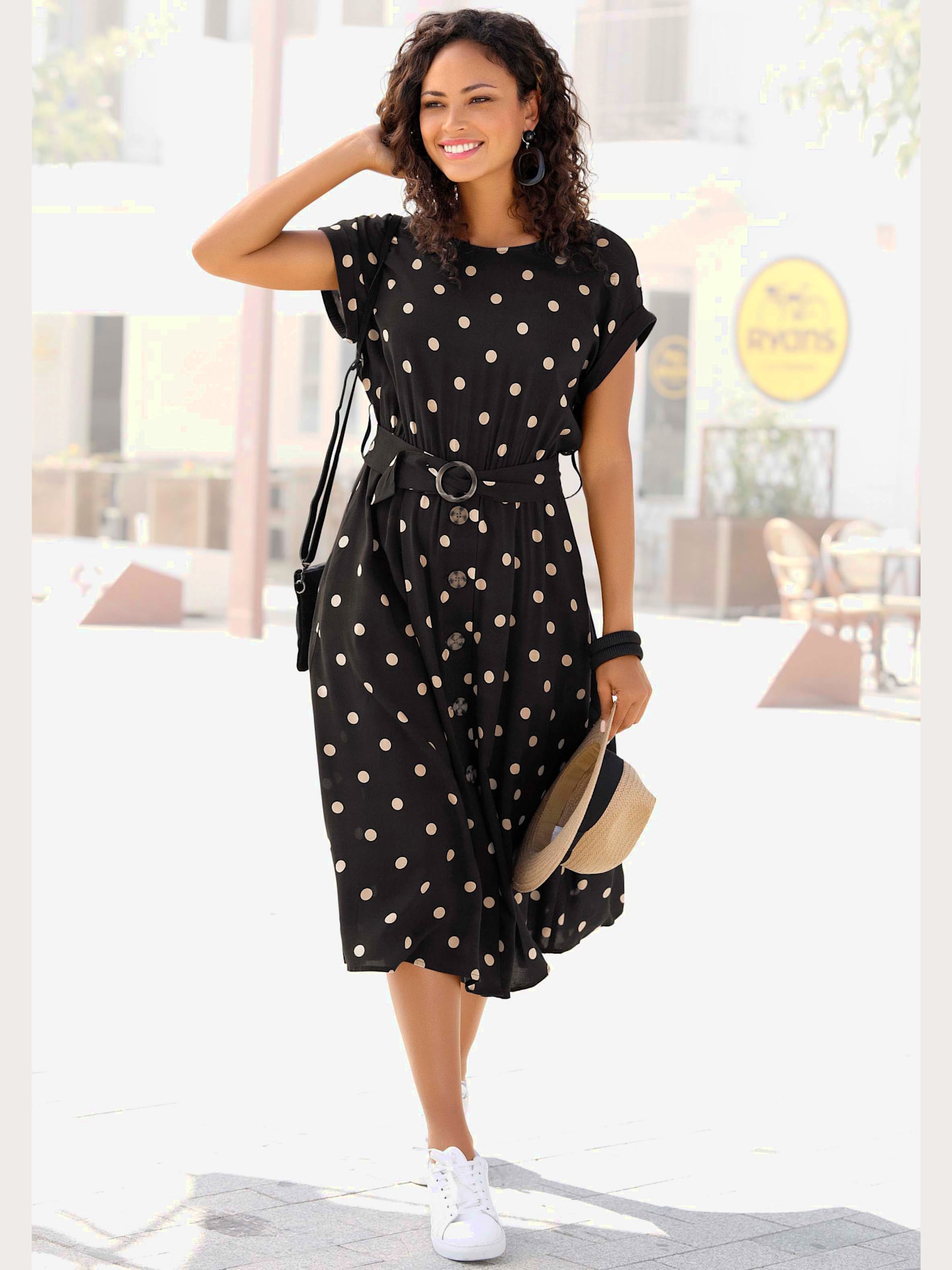Robe mi-longue encolure haute