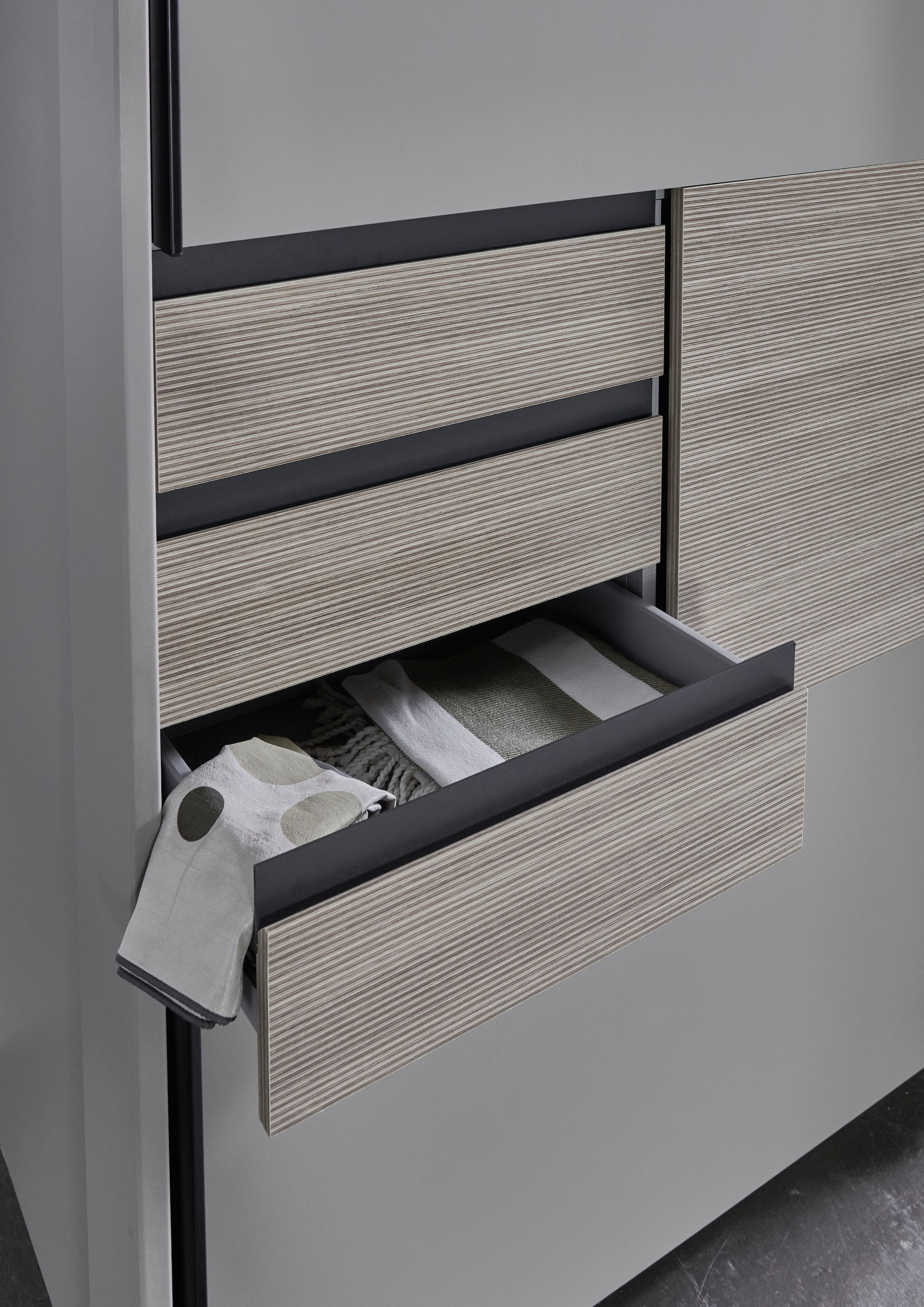 Wimex Schwebetürenschrank »Bremen in der Breite 180cm, wahlweise mit Spiegel« mit moderner Multiplex Optik, inkl. Schubladen