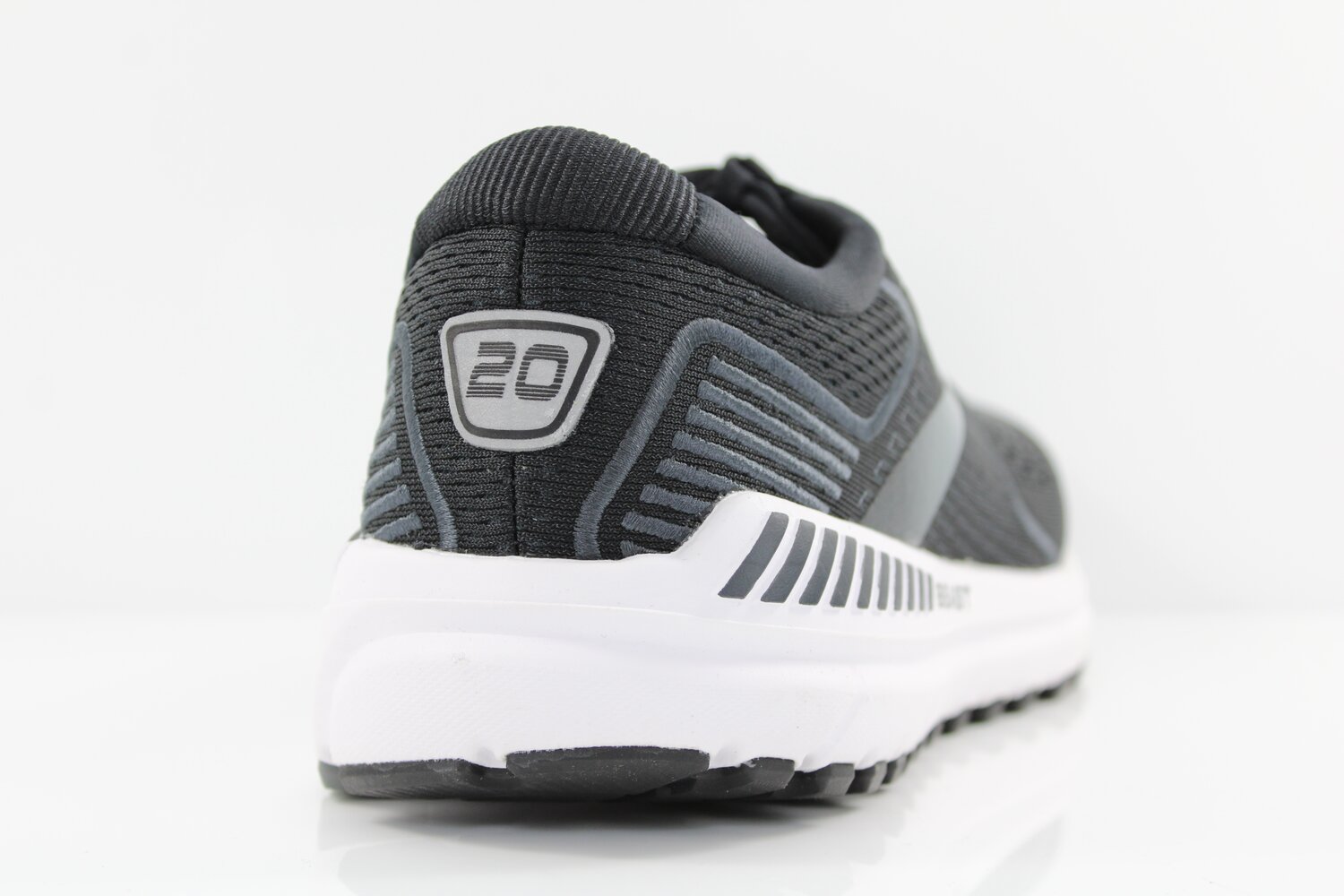 Brooks Beast 20