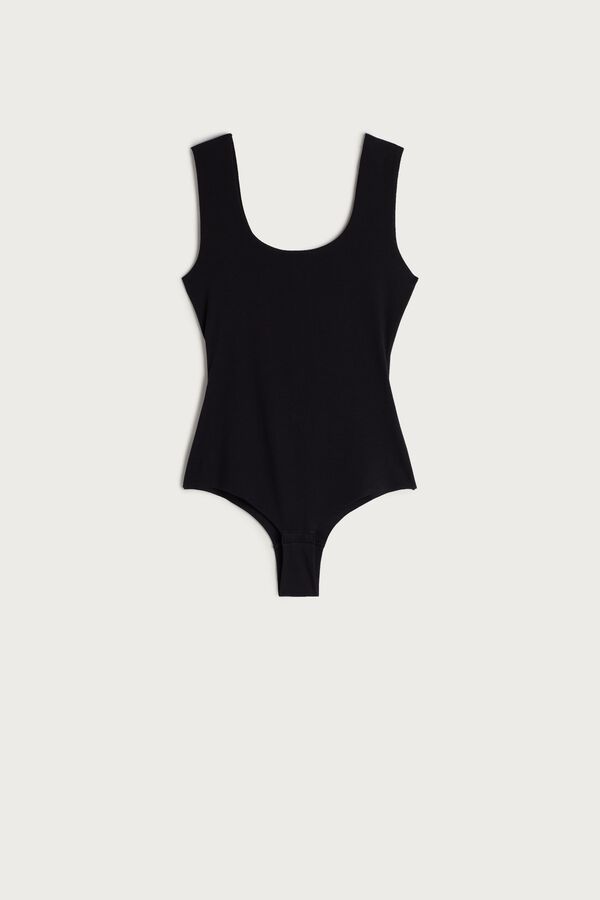 Body com decote canoa em algodão Supima®