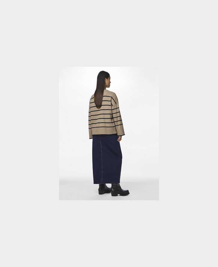 Pieces PCMATHILDE LS O-NECK KNIT NOOS BC Taupe gray/black