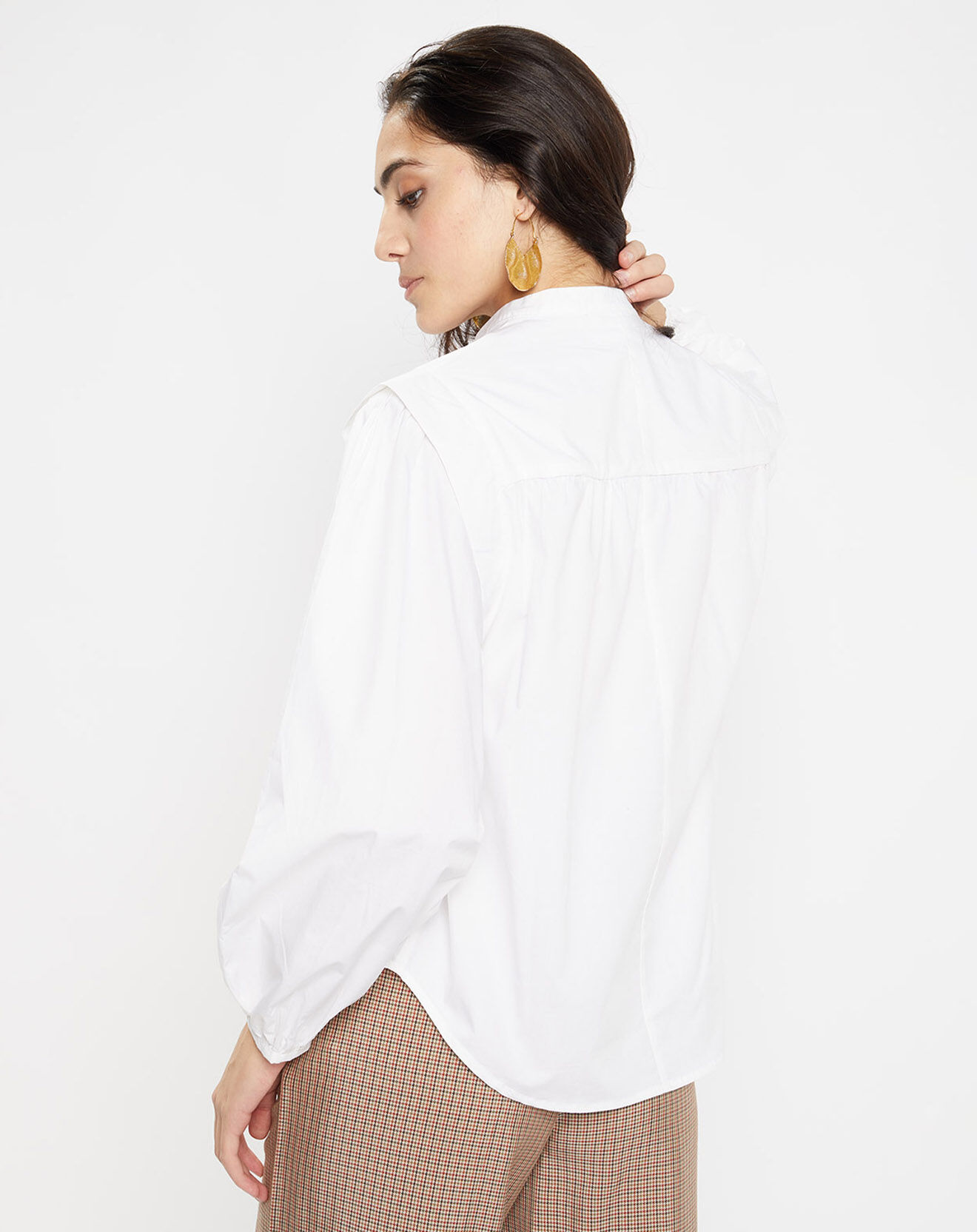 Galeries Lafayette Chemise en Coton Piping emmanchures relief blanc
