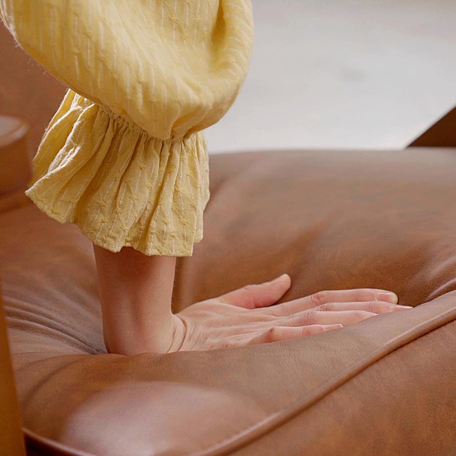 Yaheetech Loungesessel Sessel Vintage Relaxsessel Kunstleder mit Massivholzbeinen Einzelsofa für Wohnzimmer/Schlafzimmer/Empfangsbereich Hellbraun