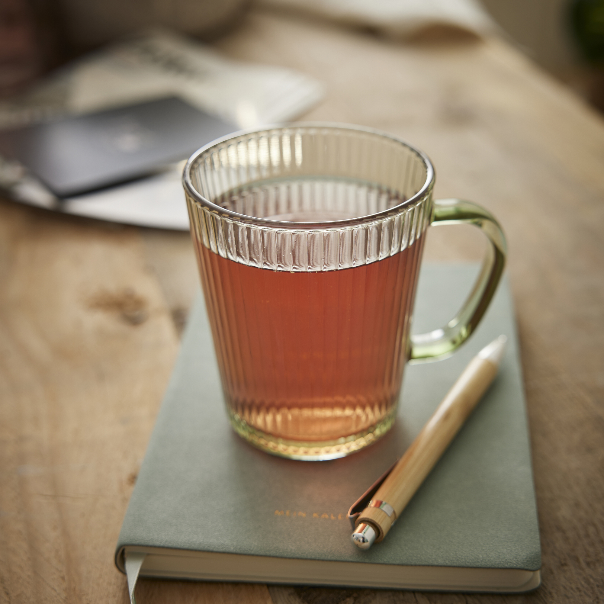 Teeglas Rillen, grün, 300 ml
