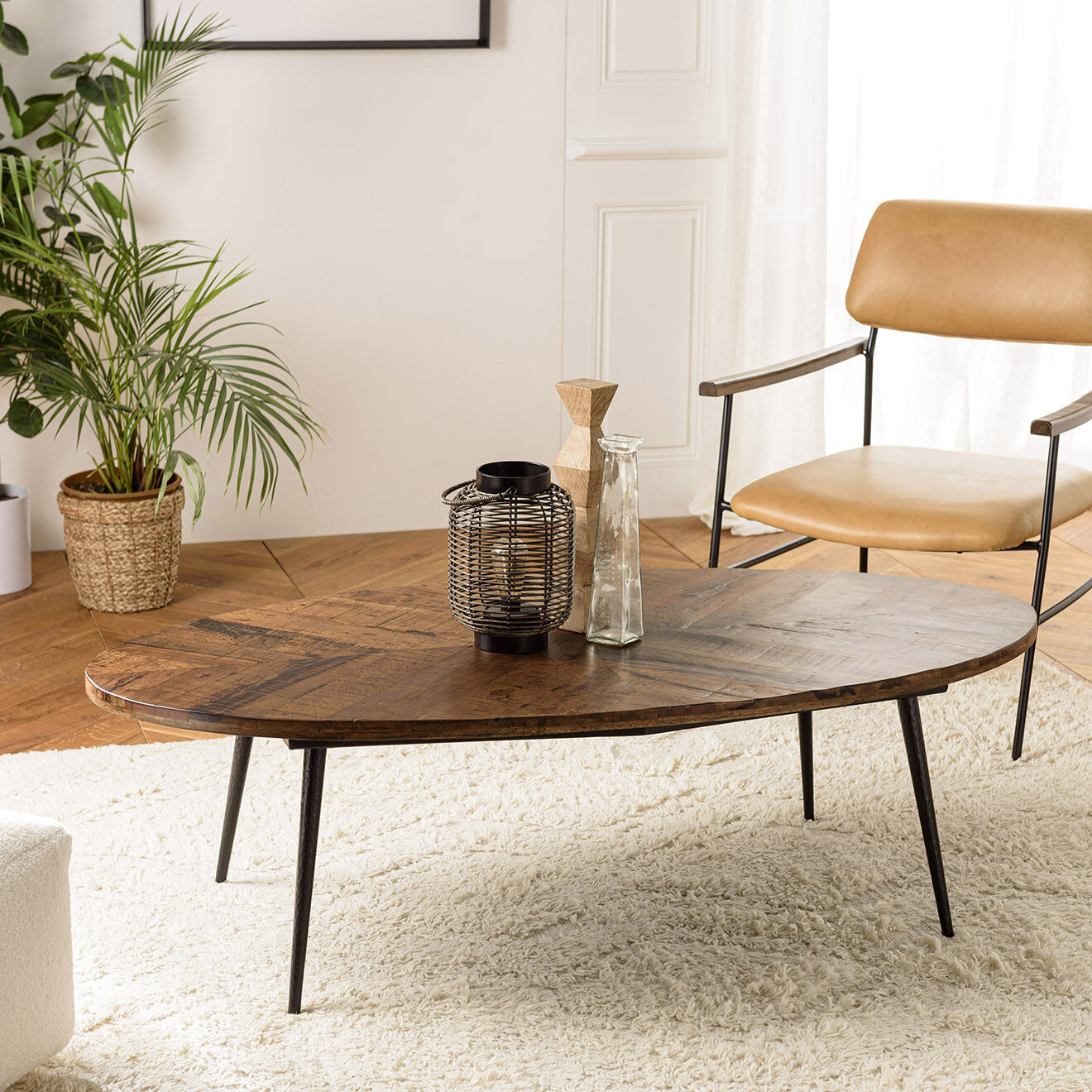 Macabane Table basse ovale plateau chevrons Kiara bois - 135x70x40 cm