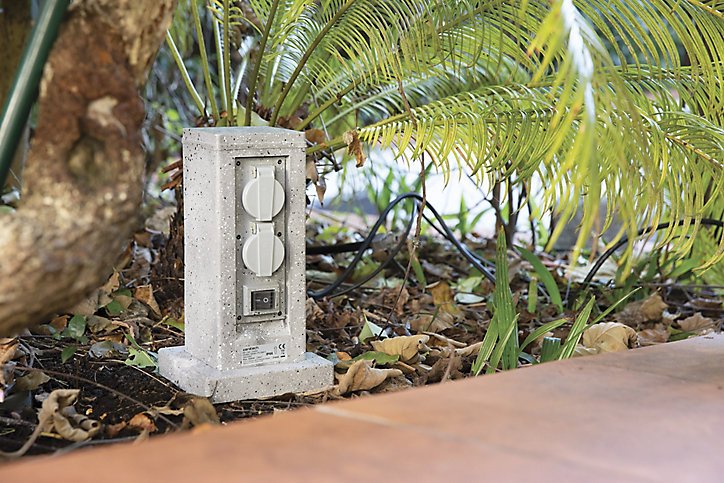 Borne de jardin extérieure Zenitech 4 prises + 2 interrupteurs 5 m