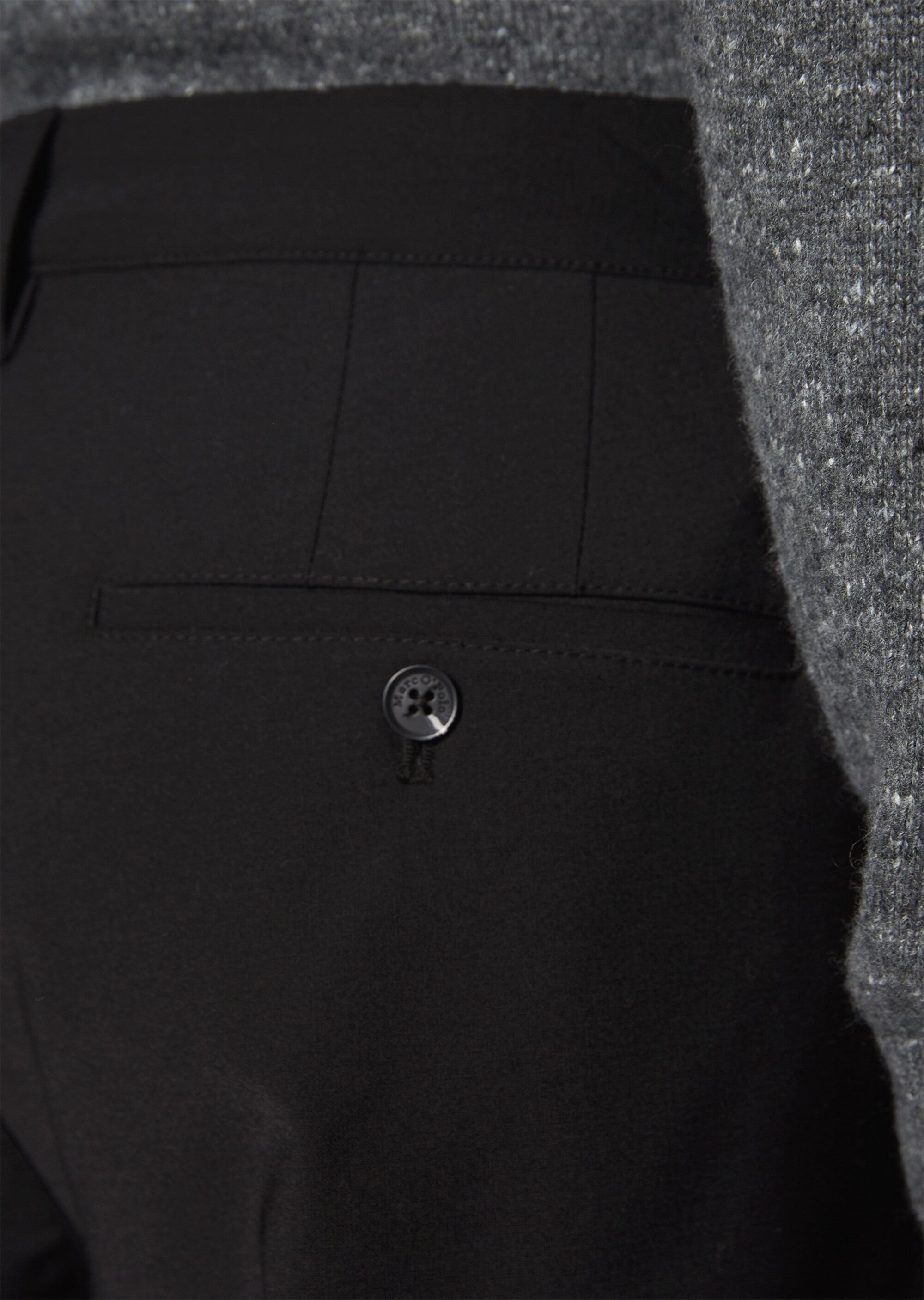 Chino Modell BELSBO relaxed mit RWS-zertifiziertem Woll-Anteil