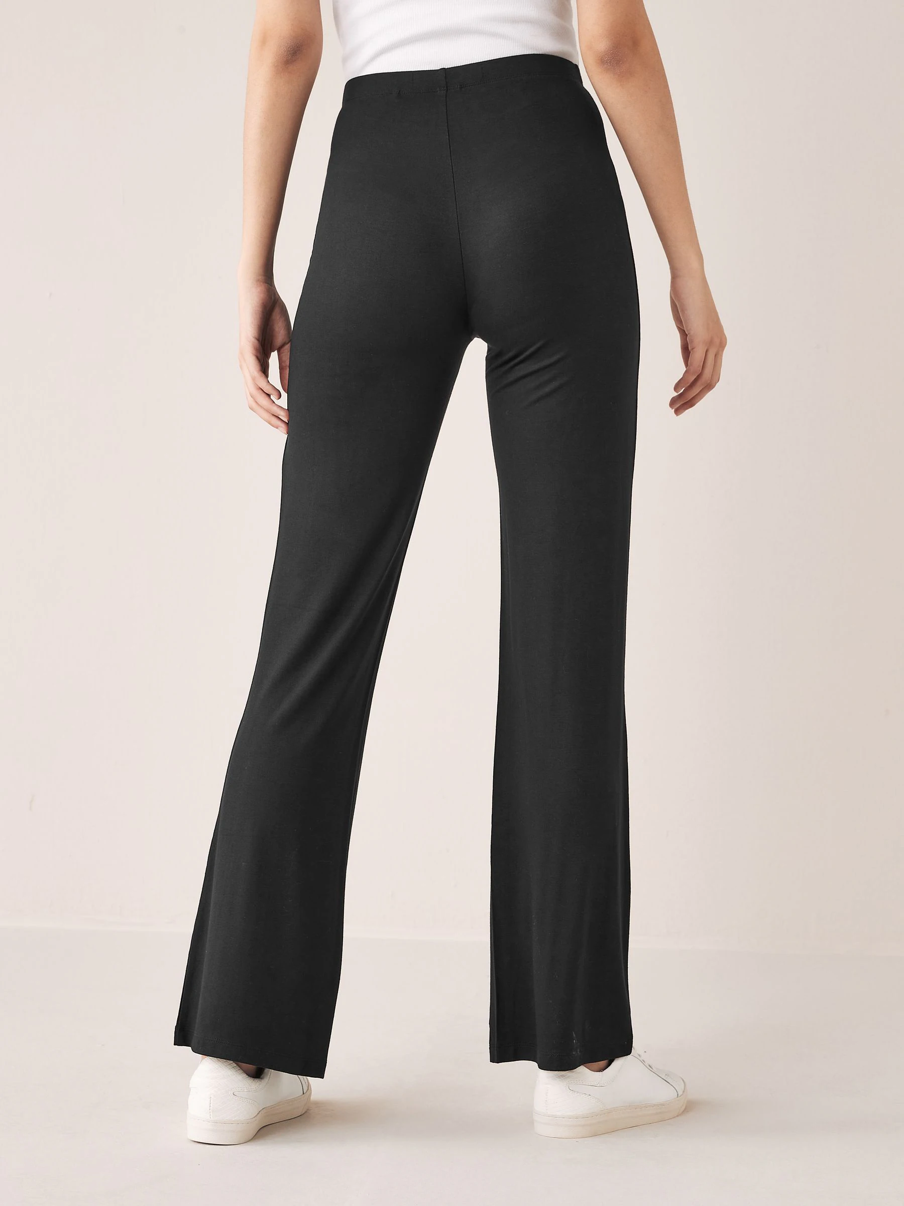 Zwart met uilopende pijpen - Next - Onverkorte legging