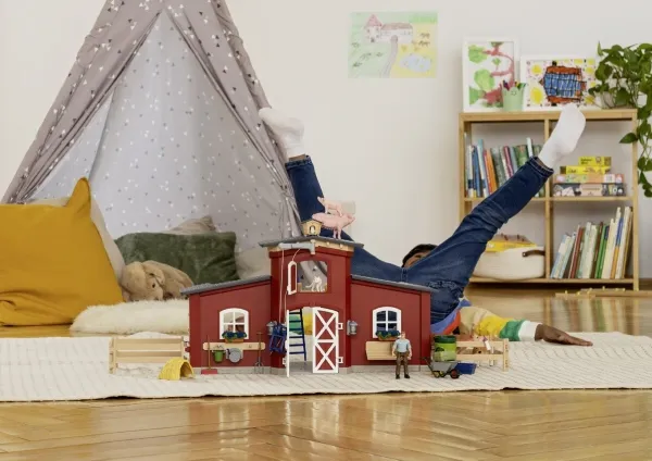 Schleich Red Barn with Animals and Accessories