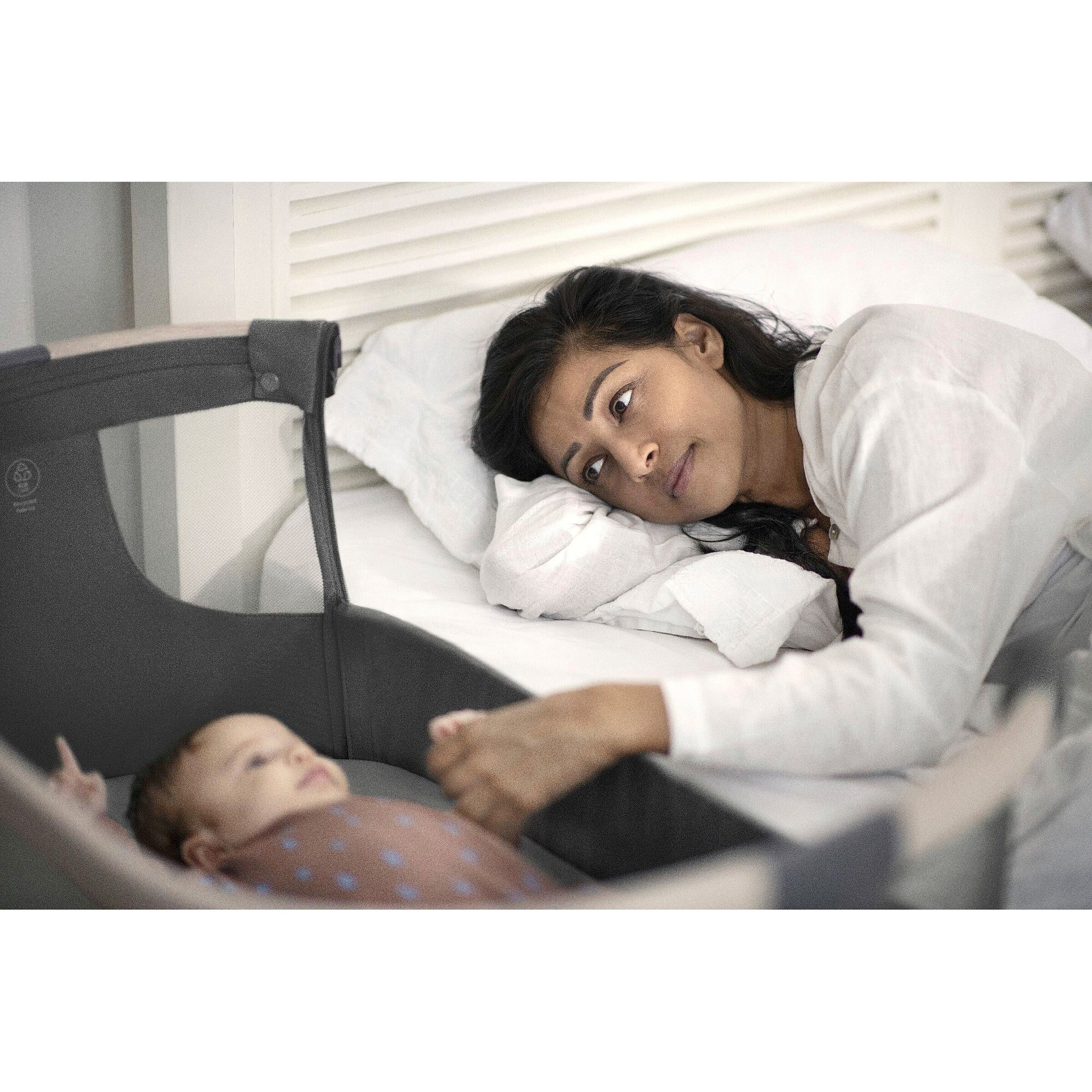 Maxi-Cosi Beistellbett Iora Air Beyond Graphite