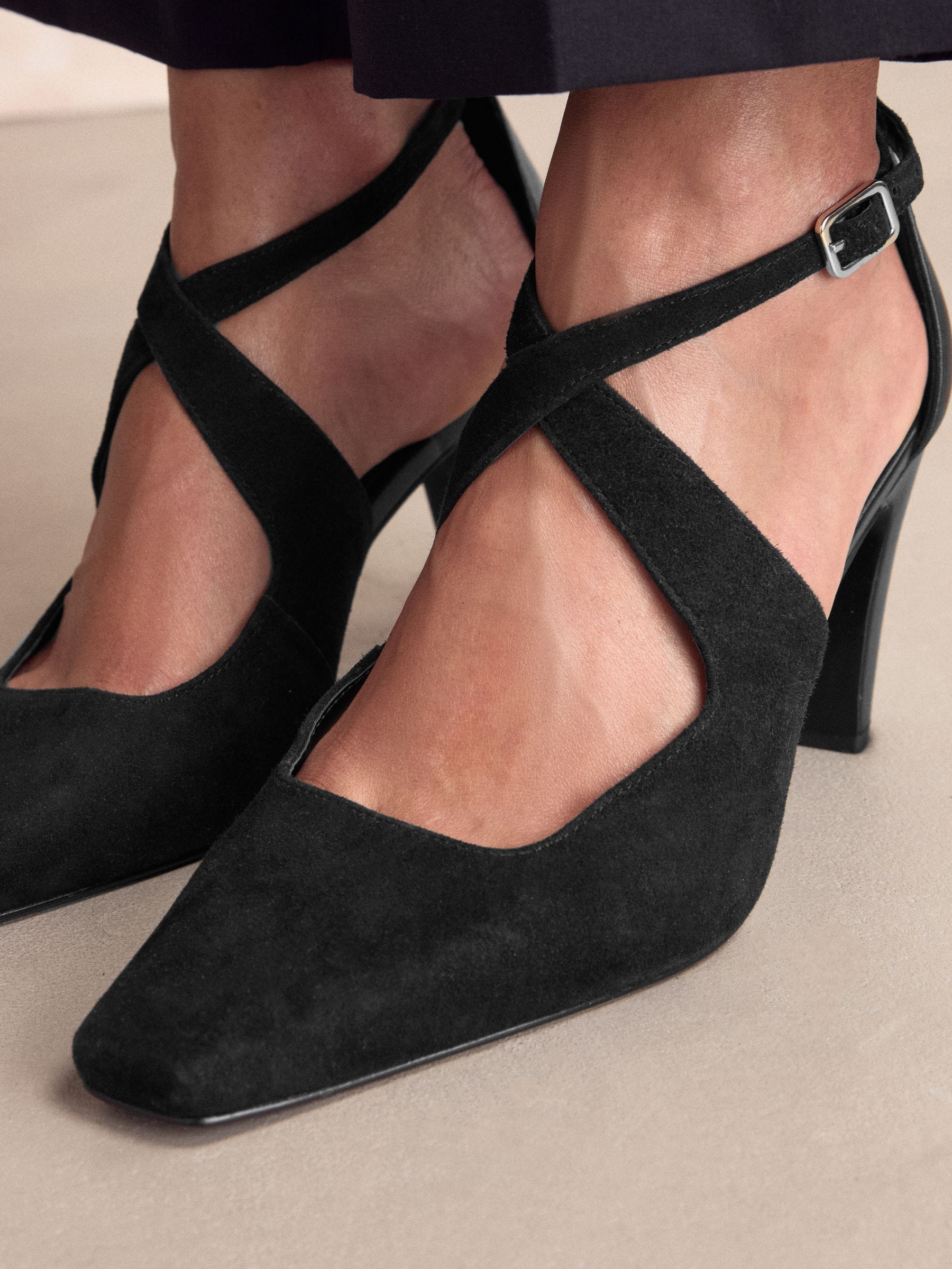 Zwart lederen suède - Cross-Over Point Toe Court Heels