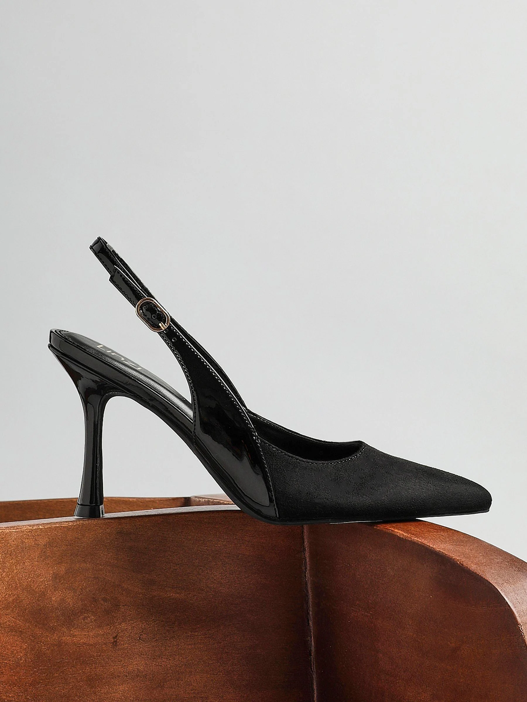 Zwart - Linzi Wink Suede And Patent Mix Court Heels