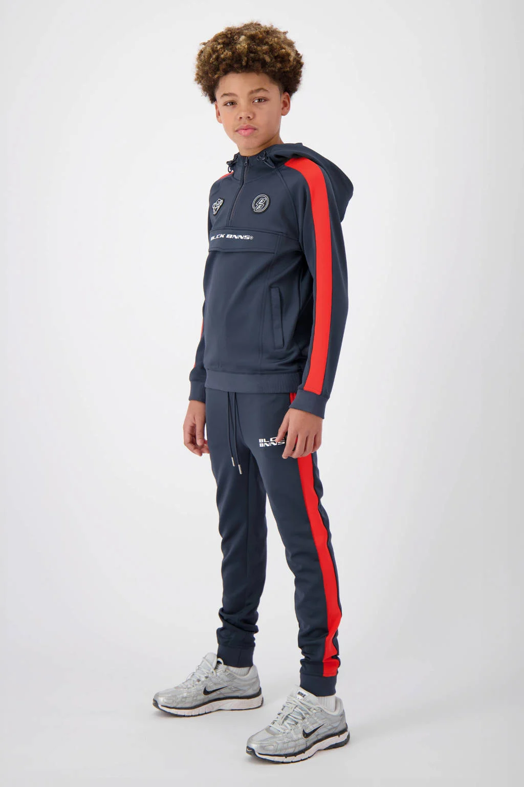 BLACK BANANAS regular fit joggingbroek JR. TRACE met zijstreep en borduursels donkergrijs/rood