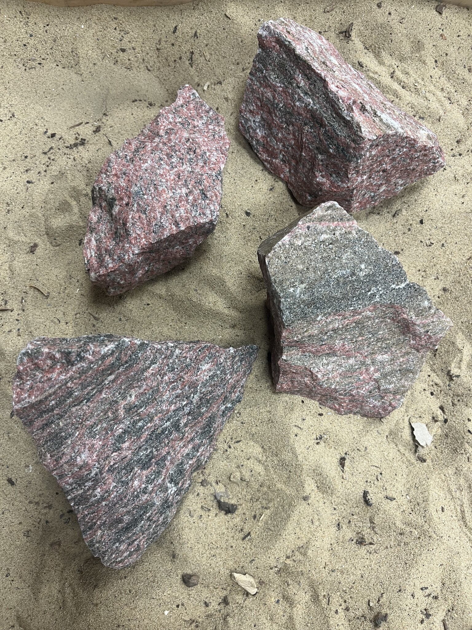 A Steenbundel Wood Stone S | Hardscaping