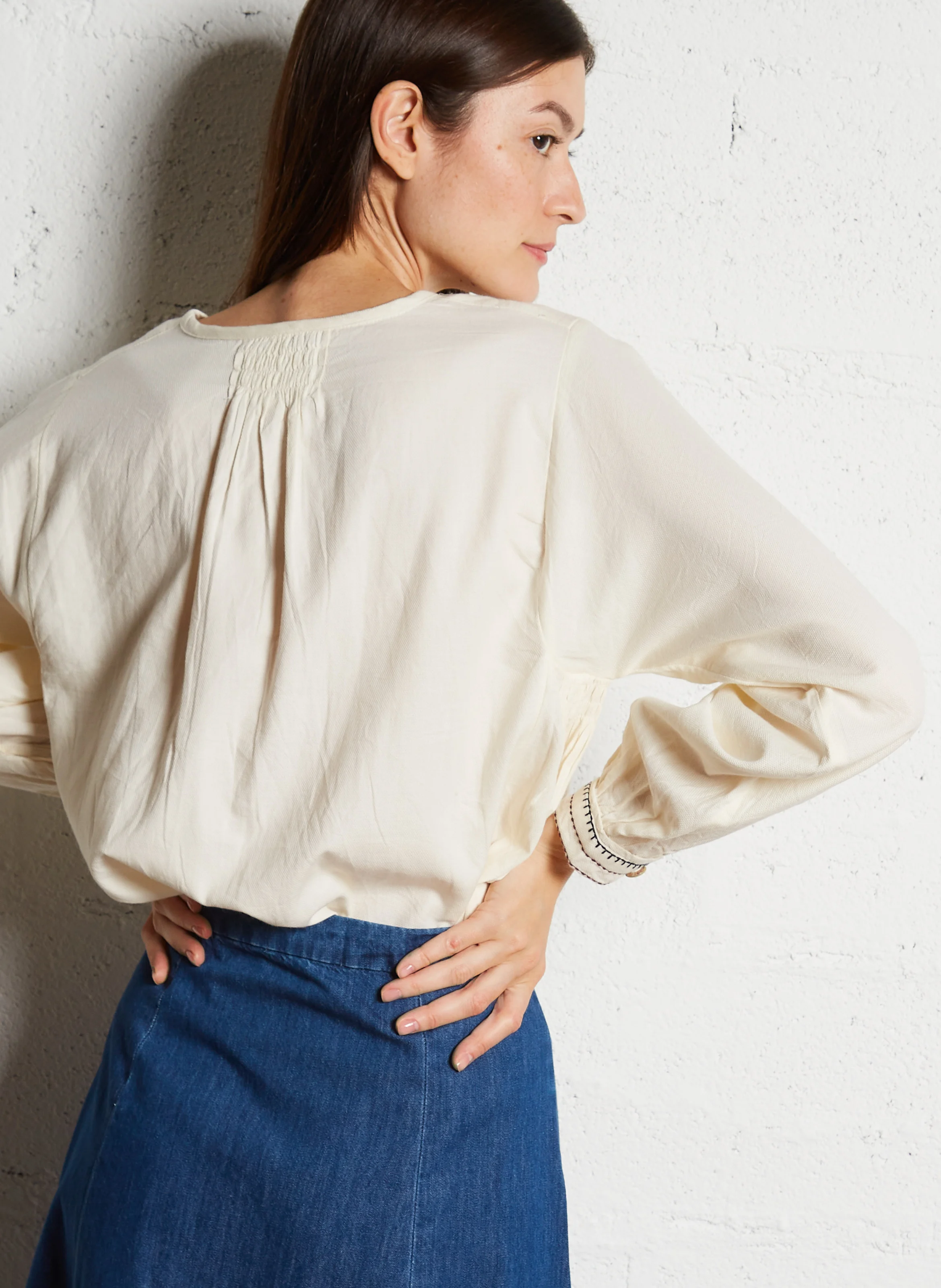 JUDE - Blouse col rond droite en coton brodé | Beige